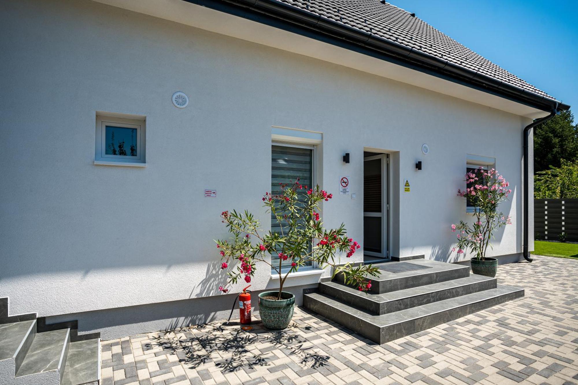 Balatonic Lime Apartmanhaz Siofok Exterior photo